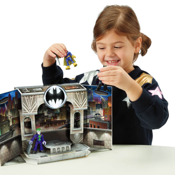 DC Super Friends ™Set de Juego Sorpresa Ciudad Gótica