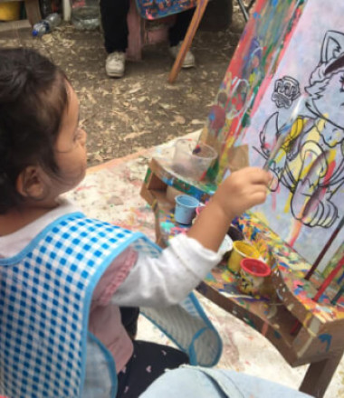 ¿Por qué los niños pintan todo?