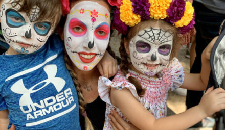 cómo poner una ofrenda de día de muertos